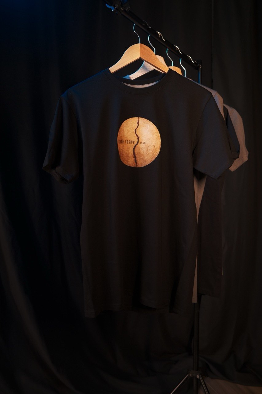 T-shirt MUTA FORMA - Nera